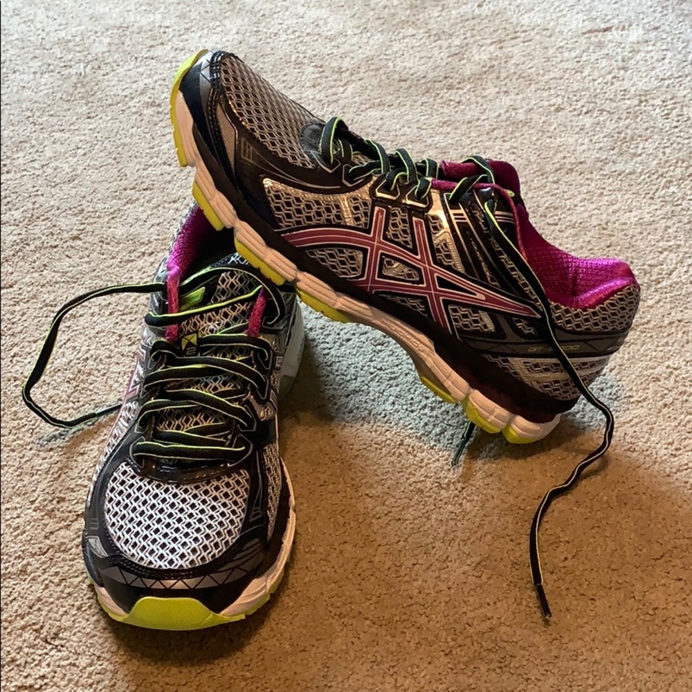 NWOT ASICS RUNNING SHOES 🏃🏻‍♀️